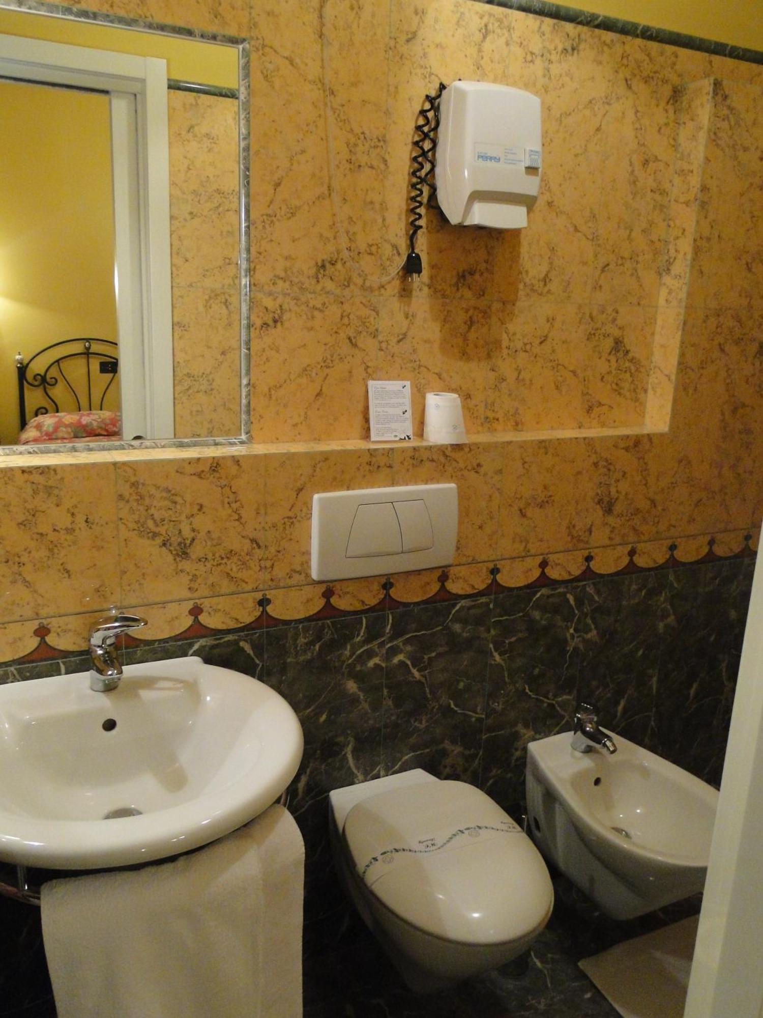 Hotel Le Lanterne Borgo San Dalmazzo
